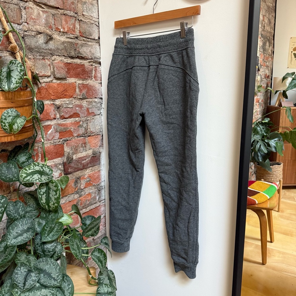 Lululemon | Grey Sweatpants | XS - Picture 3 of 5